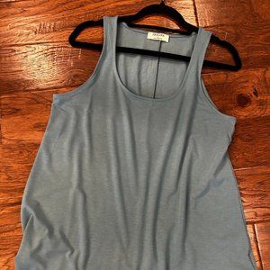 NWOT Zenana Women Relaxed Fit Scoop Neck Sleeveless Round Hem Blouse Tank Top